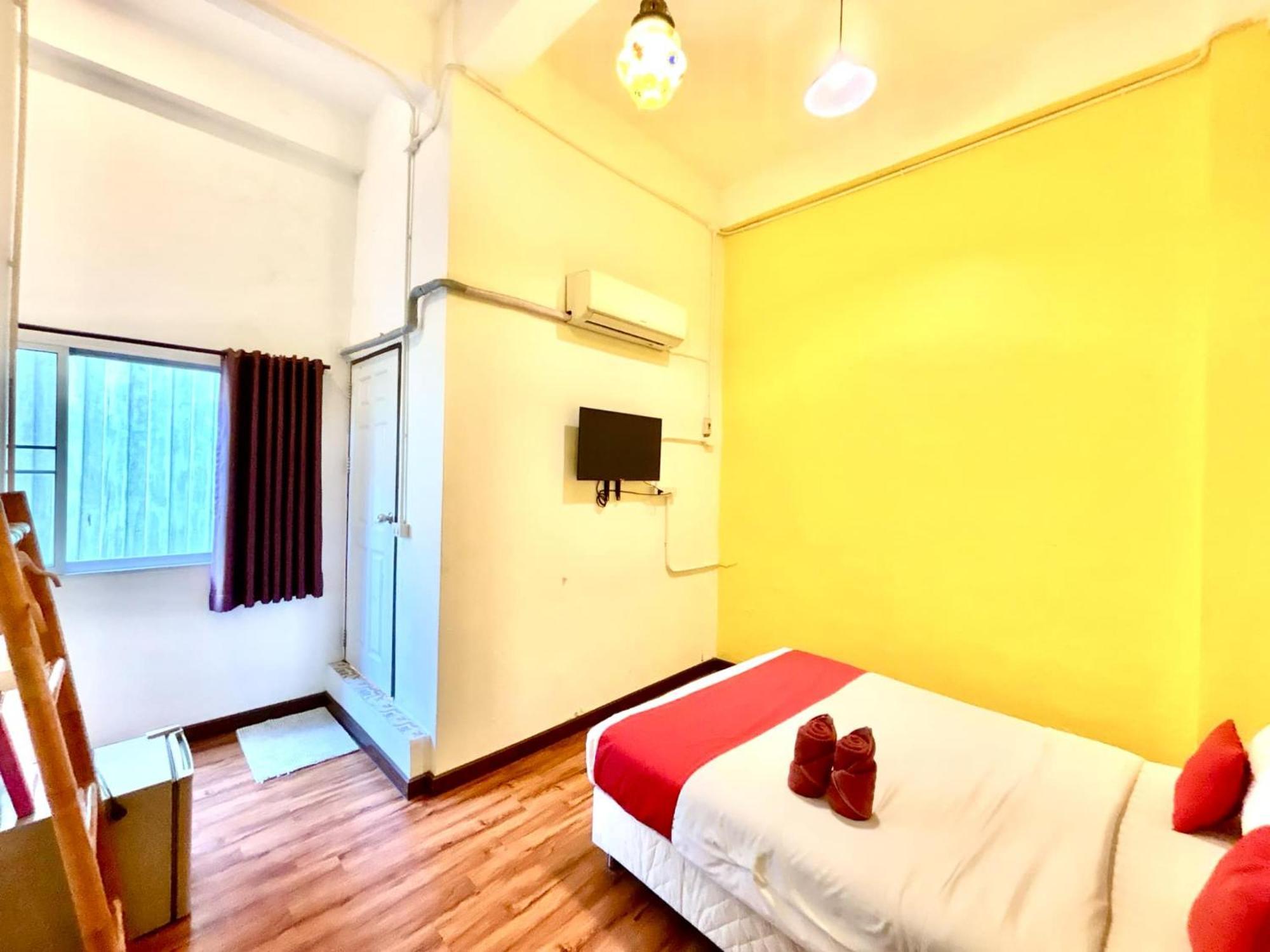 Yak Guesthouse Чиангмай Экстерьер фото