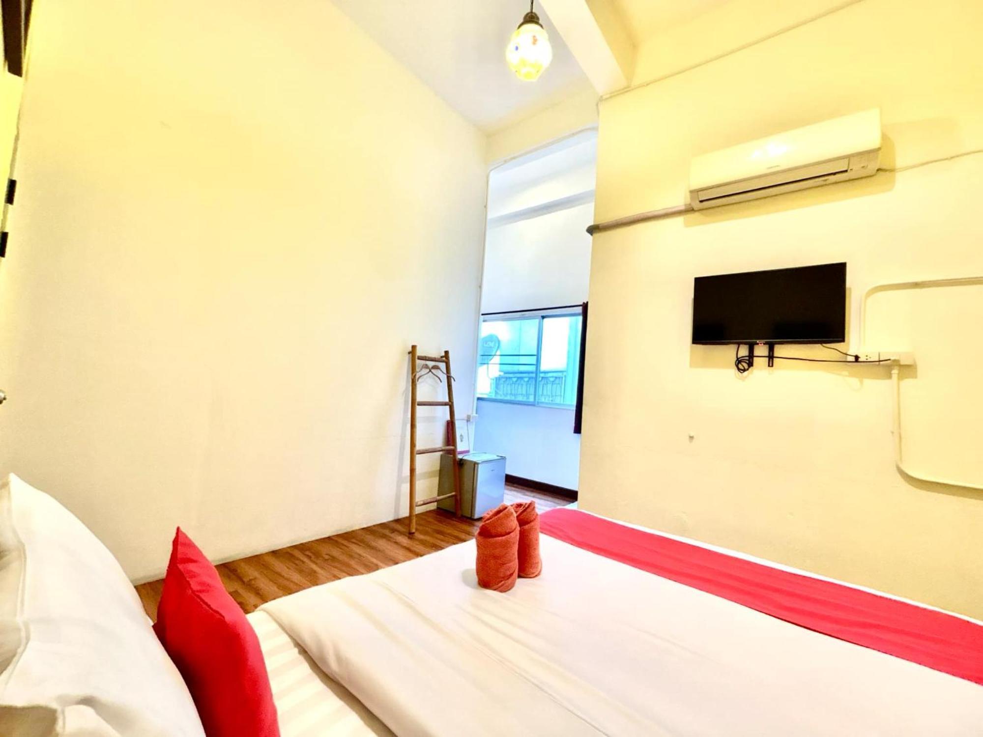 Yak Guesthouse Чиангмай Экстерьер фото